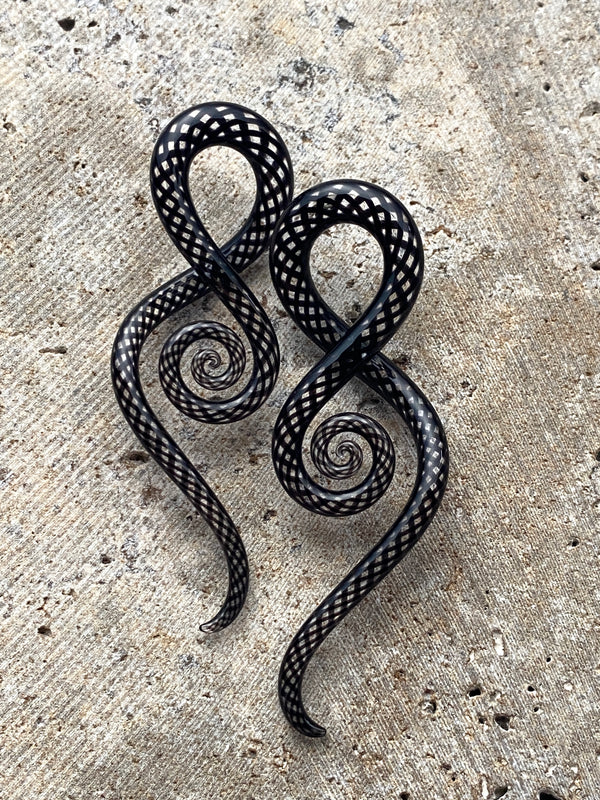 Black Fishnet | Squids